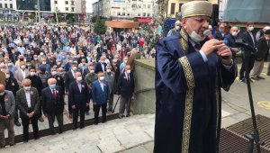Mesut Yılmaz için Rize'de gıyabi cenaze namazı 