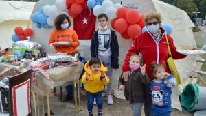 Minik depremzede Mustafa'ya doğum günü sürprizi