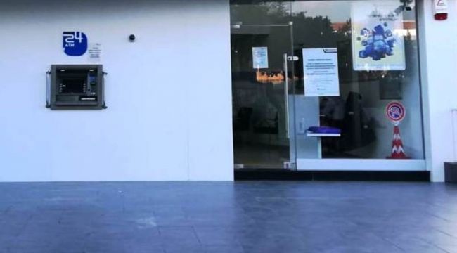 Müdür ve iki personel pozitif çıktı, banka şubesi kapatıldı