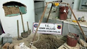 Mutfakta hazine aradılar