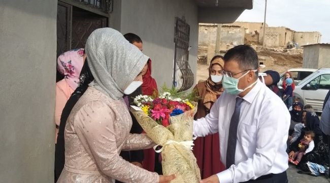 Organ nakli yaptığı hastasının nişan törenine katıldı