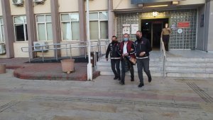 Pandemi izni ile salıverildi, yine rahat durmadı