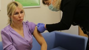 Rektöre Covid aşısının ikinci dozu yapıldı