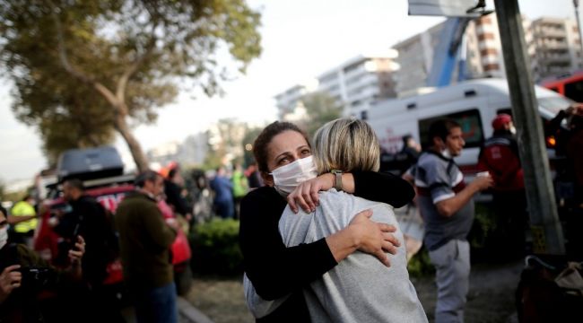 Rıza Bey Apartmanı'ndan son anda kurtuldular