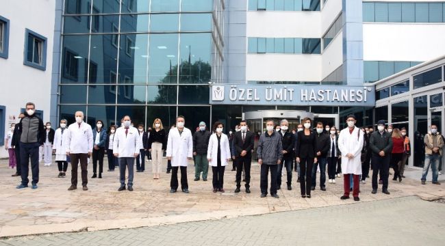 Sağlık çalışanları Atatürk'ü minnetle andı