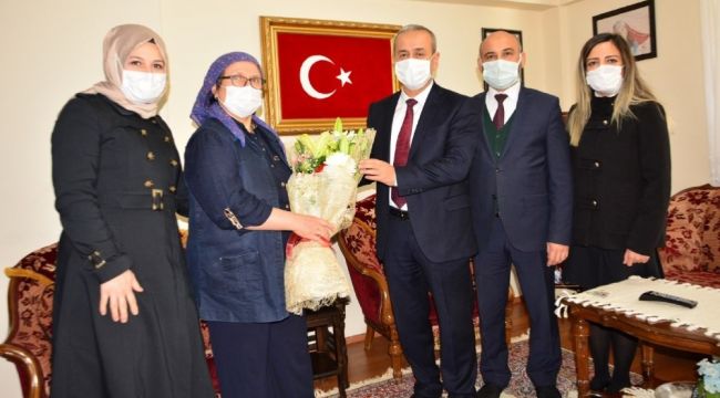 Şehit Aybüke öğretmenin annesini yalnız bırakmadılar