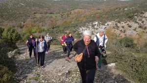 Spor yaparak, doğayı keşfediyorlar