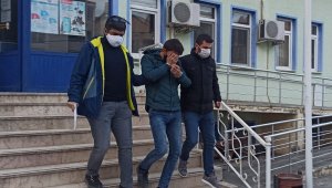 3 gün önce işe girdi, kasadan para çaldı