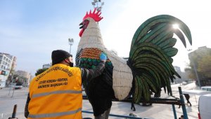 7 bin parçadan oluşan cam horoza bakım