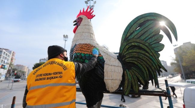 7 bin parçadan oluşan cam horoza bakım