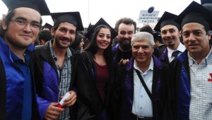 70 yaşında birincilikle bitirdiği üniversitede yüksek lisans yaptı