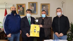 Alaçatıspor BAL katılım belgesini teslim etti