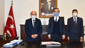 Altınova Belediyesi'nden öğrencilere 150 tablet