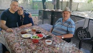 Anne, baba ve oğlu koronadan hayatını kaybetti