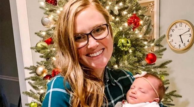 Anne ve kızının arasında 2 yaş fark var