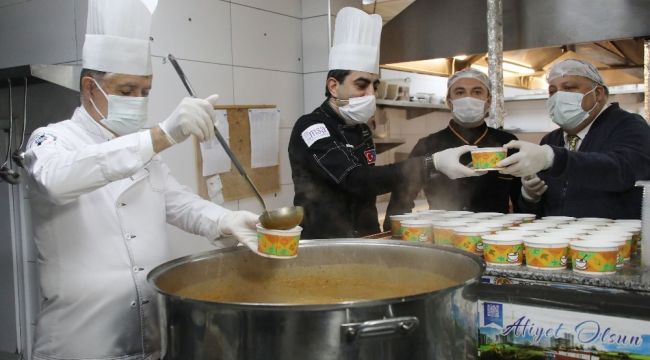 Atakum'dan 36 günde 1373 hane ve 3790 hastaya yemek desteği