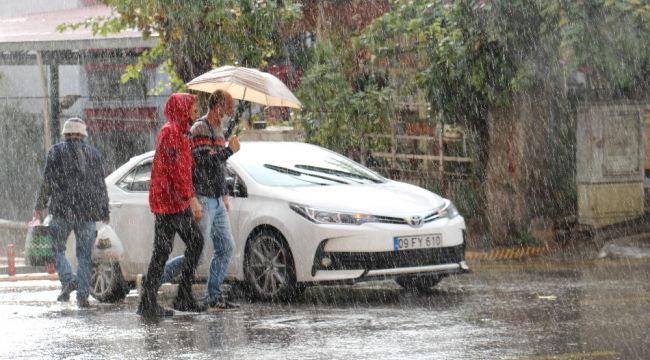 Aydın'da sağanak yağış etkisini sürdürüyor
