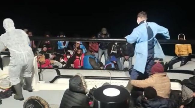 Ayvalık'ta 54 göçmen Sahil Güvenlik tarafından kurtarıldı