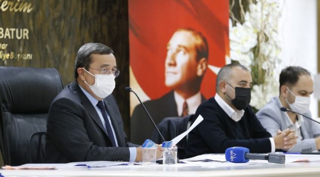 Başkan Batur'dan yılın son meclisinde çifte mesajı