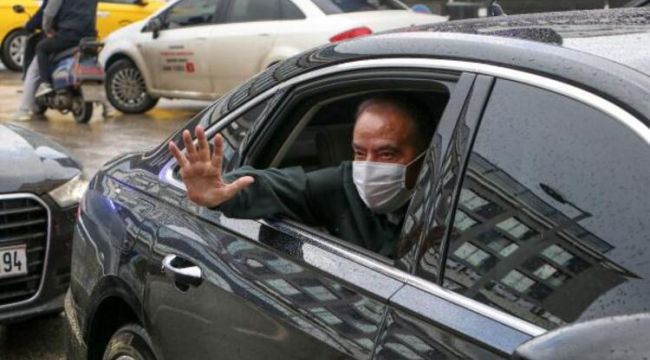 Başkan Böcek 4 ay sonra göreve başladı