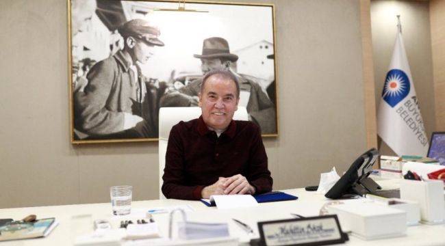 "Ben ölüm döşeğindeyken koltuk sevdasına düştüler"