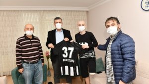 Başkan Bozkurt'tan ayağı kesilen Tunç'a moral ziyareti