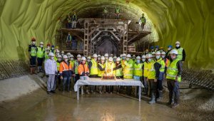Başkan Soyer Narlıdere Metrosu'na indi