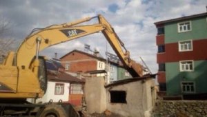 Bingöl'de 126 kaçak yapı yıkıldı, 130 bin TL ceza kesildi