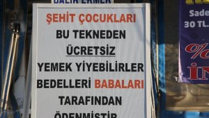 Bu teknede balık ekmek şehit çocuklarına bedava