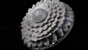 Bu yüzükte tam 12 bin 638 elmas var