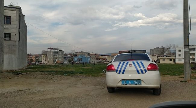 Bursa'da polisi gören çocuklar çil yavrusu gibi dağıldı