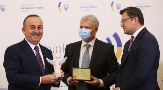 Çavuşoğlu, Ukrayna'da "İyilik Meleği" ödülü aldı
