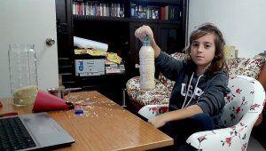 Çeşme'de uzaktan eğitimle "Evde Bilim"