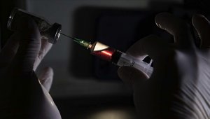 Covid-19 aşısı deneklerinde HIV antikoru tespit edildi