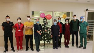 Covid yoğun bakım servisi çalışanları yeni yıla böyle girdi