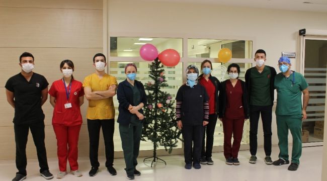 Covid yoğun bakım servisi çalışanları yeni yıla böyle girdi