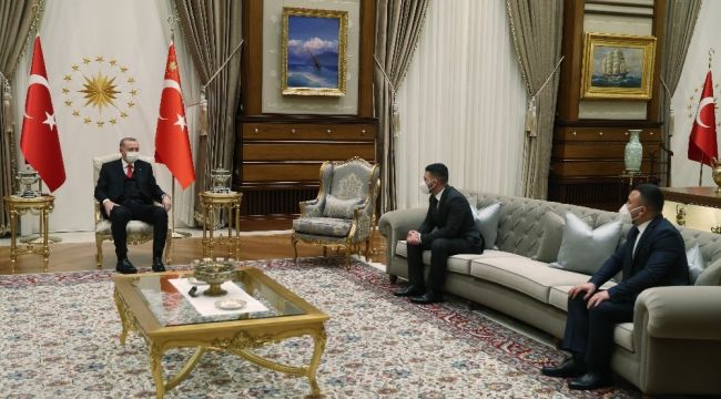 Cumhurbaşkanı Erdoğan iki kahramanı kabul etti