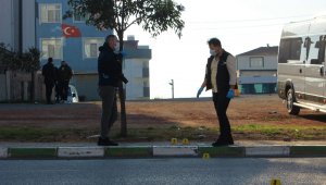 Damadını cadde ortasında silahla öldürdü