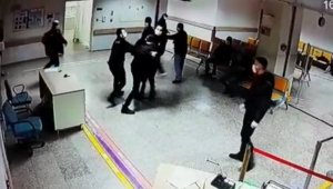 Doktora bıçakla saldırdı, tutuklandı