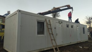 Elazığ'da depremin merkez üssü olan köye konteynerler kuruldu