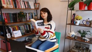 Evde kal, kitaplara ses ver