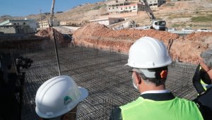 Eyyübiye'de yarı olimpik yüzme havuzunun temeli atıldı