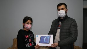 Fedakar öğretmen 15 öğrenciyi daha uzaktan eğitimle buluşturdu