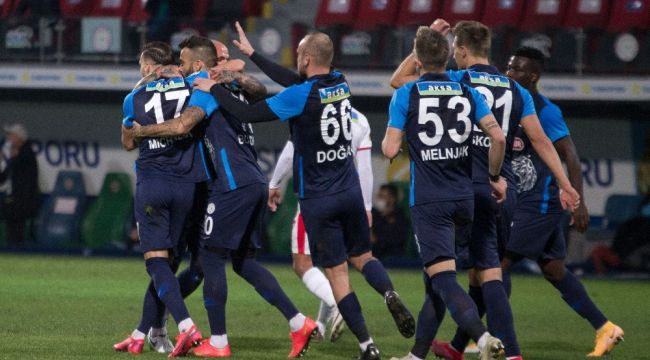 Göztepe'nin nefesi yetmedi: 2-3