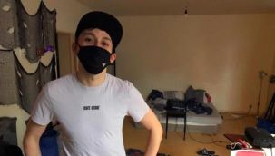 Grup sekse katılan politikacıları tek tek saydı