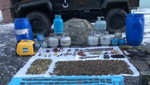 Hakkari'de cephanelik ele geçirildi