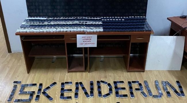 Hatay'da 699 kaçak cep telefonu ele geçirildi
