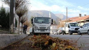 İnönü Belediyesi sonbahar temizliği çalışmalarını sürdürüyor