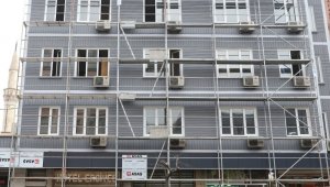 İnönü Caddesi'nde bina cepheleri yenileniyor