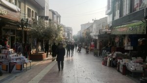 İşyerleri önünde 2'den fazla kişinin oturması yasaklandı